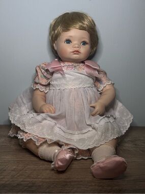 The Hamilton Collection. VINTAGE “Jessica” porcelain doll. Smoke free home.
